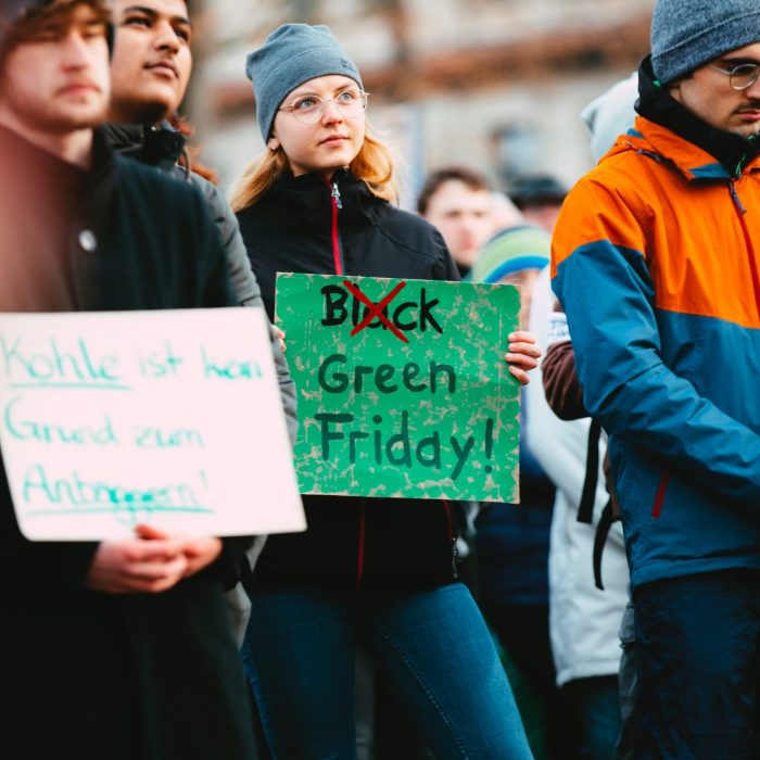 manifestant pour le green friday